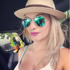 Meet your Posher, Lina